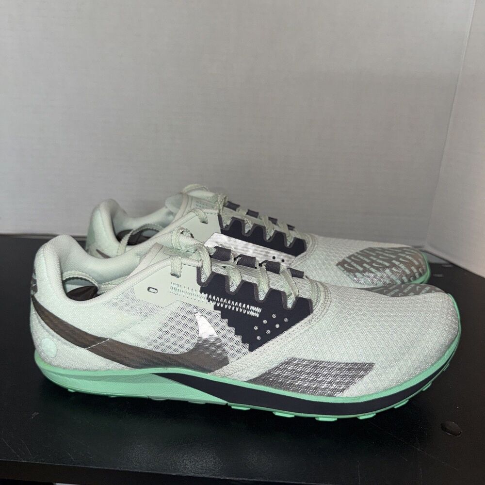New Nike Zoom Rival Waffle 6 Barely Green Spikeless DX7998-300 Size 9.5
